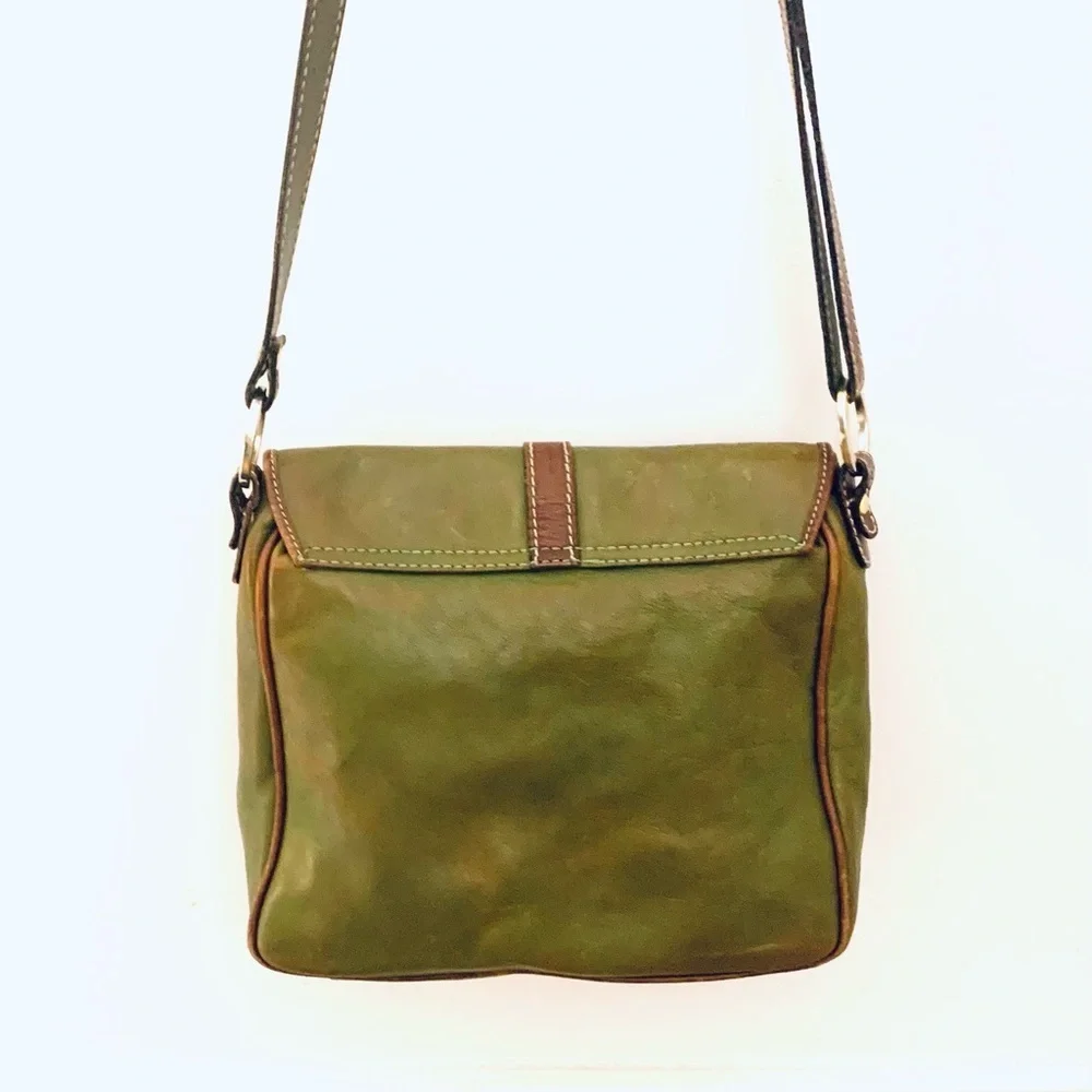 I PONTI Italian Leather Distressed Messenger Crossbody Bag, pesto